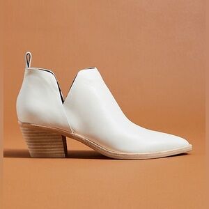 Dolce Vita Women's Off White Sonni Ankle Booties